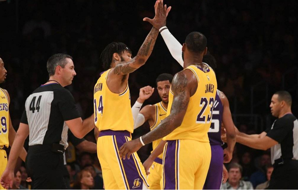  湖人詹姆斯里程碑之夜憾负勇士遭遇三连败  
