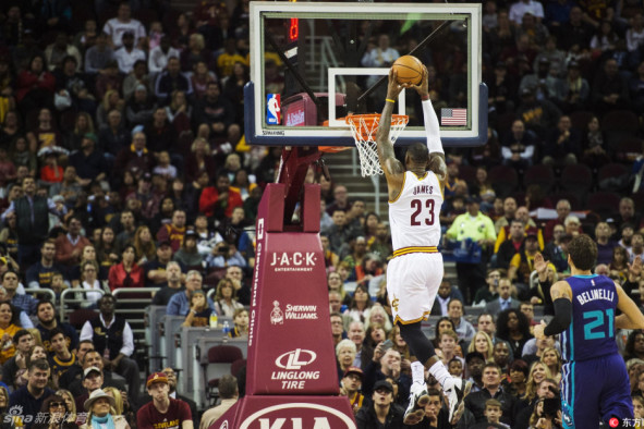  米切尔末节发威骑士击溃尼克斯守住东部第六席位